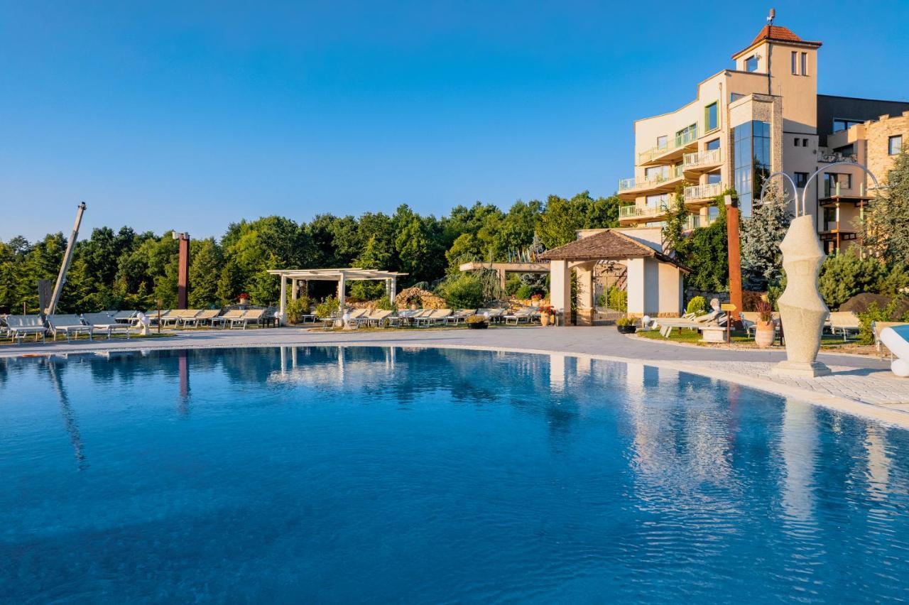 Sungarden Golf & Hotel
