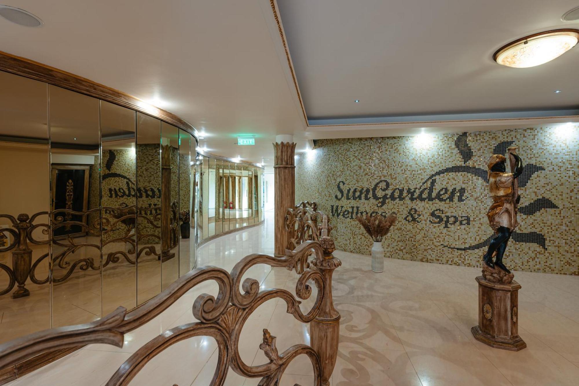 Sungarden Golf & מלון 5*